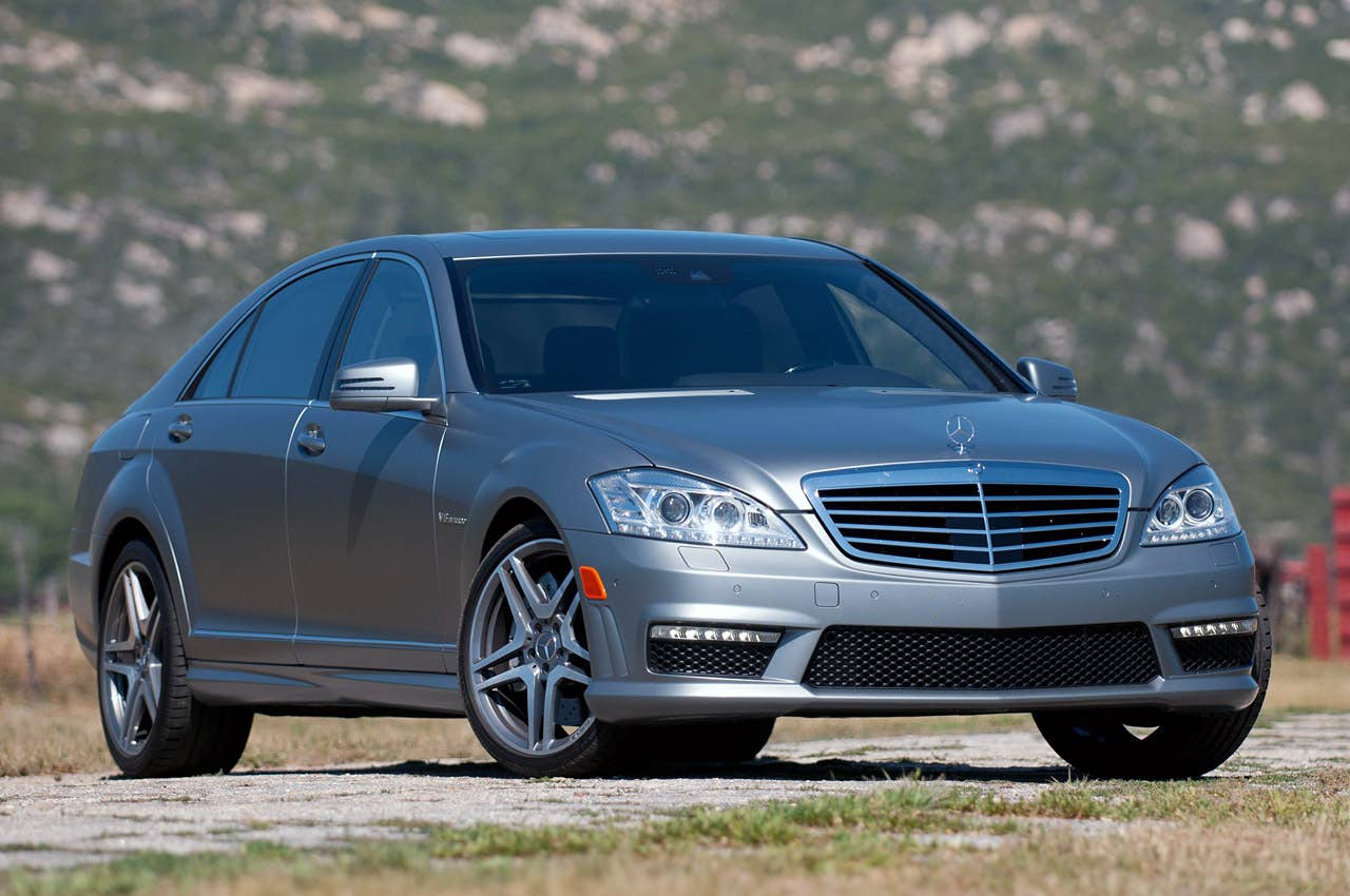2012 Mercedes-Benz S63 AMG front 3/4 view