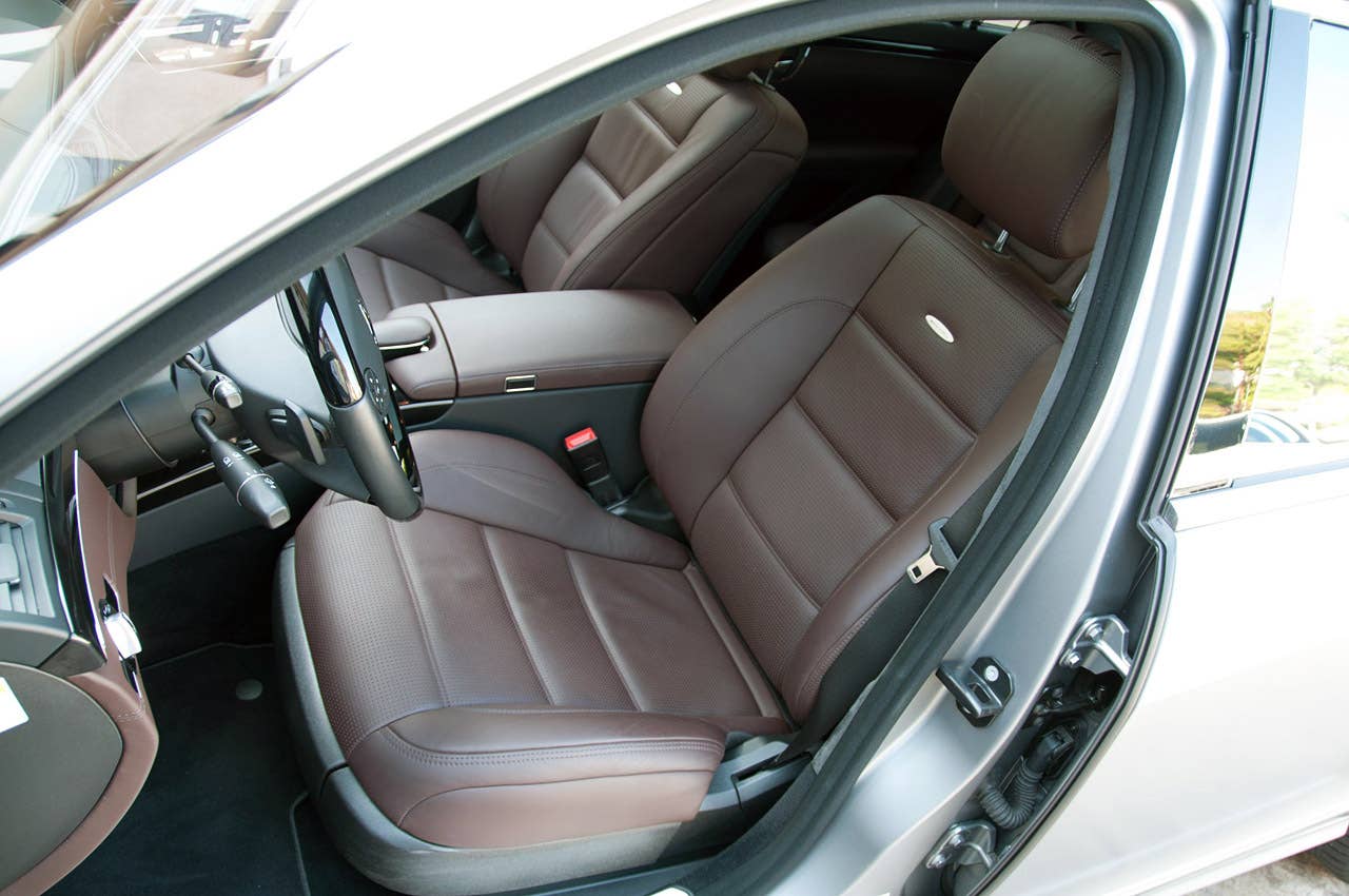 2012 Mercedes-Benz S63 AMG front seats