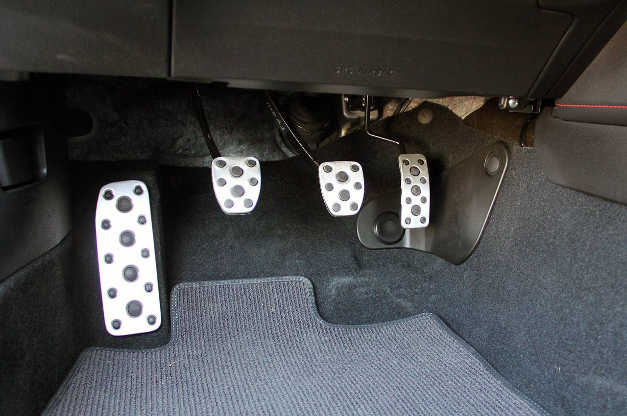 2013 Subaru BRZ pedals