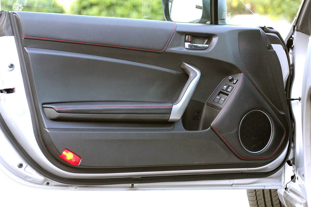 2013 Subaru BRZ door