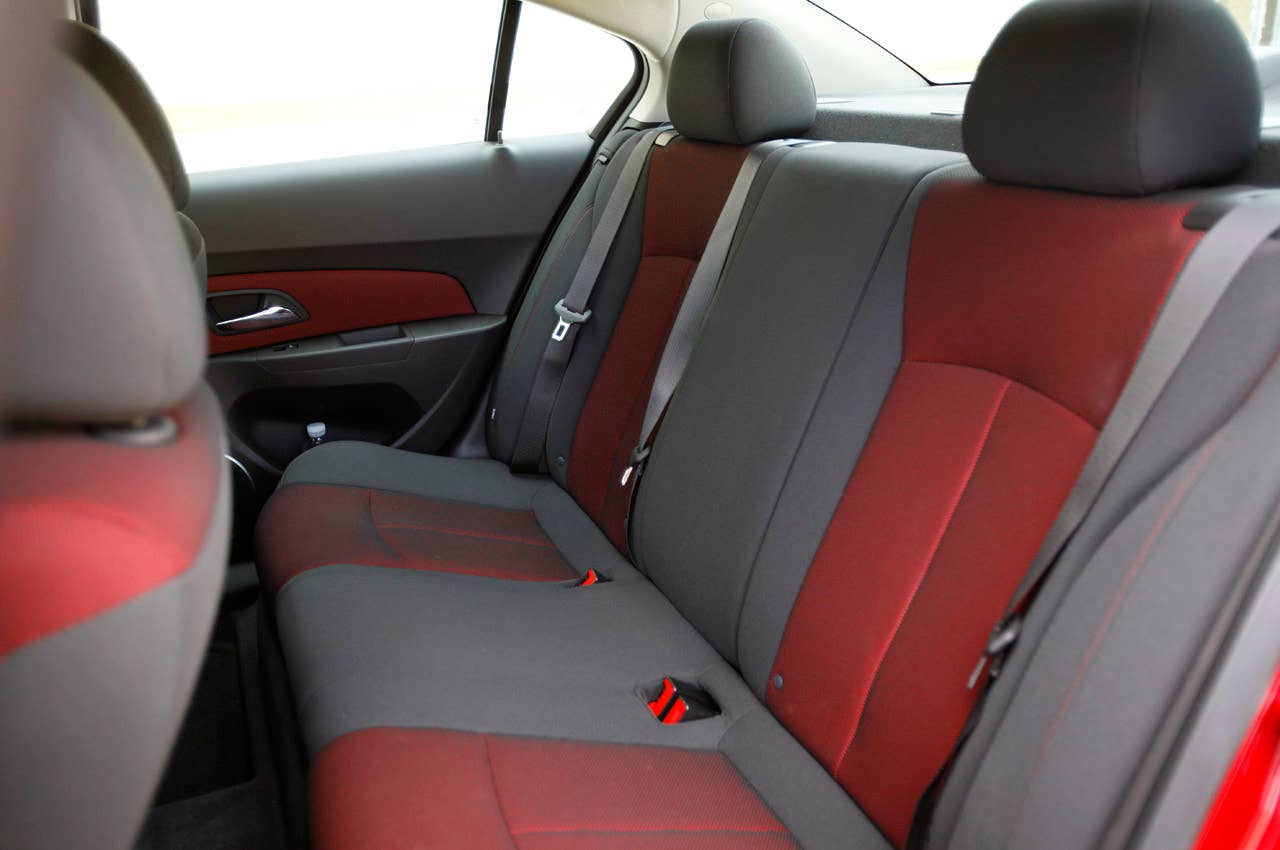 2011 Chevrolet Cruze Eco rear seats