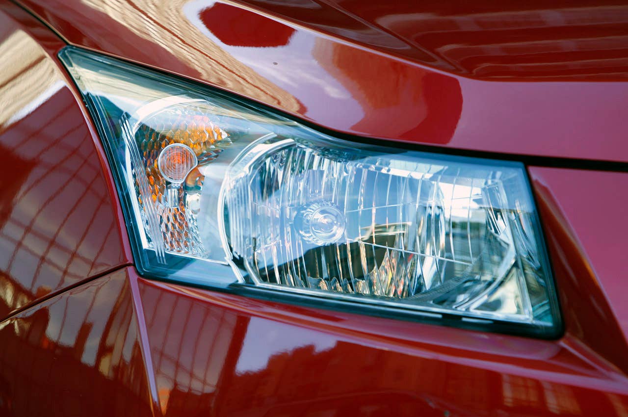 2011 Chevrolet Cruze Eco headlight