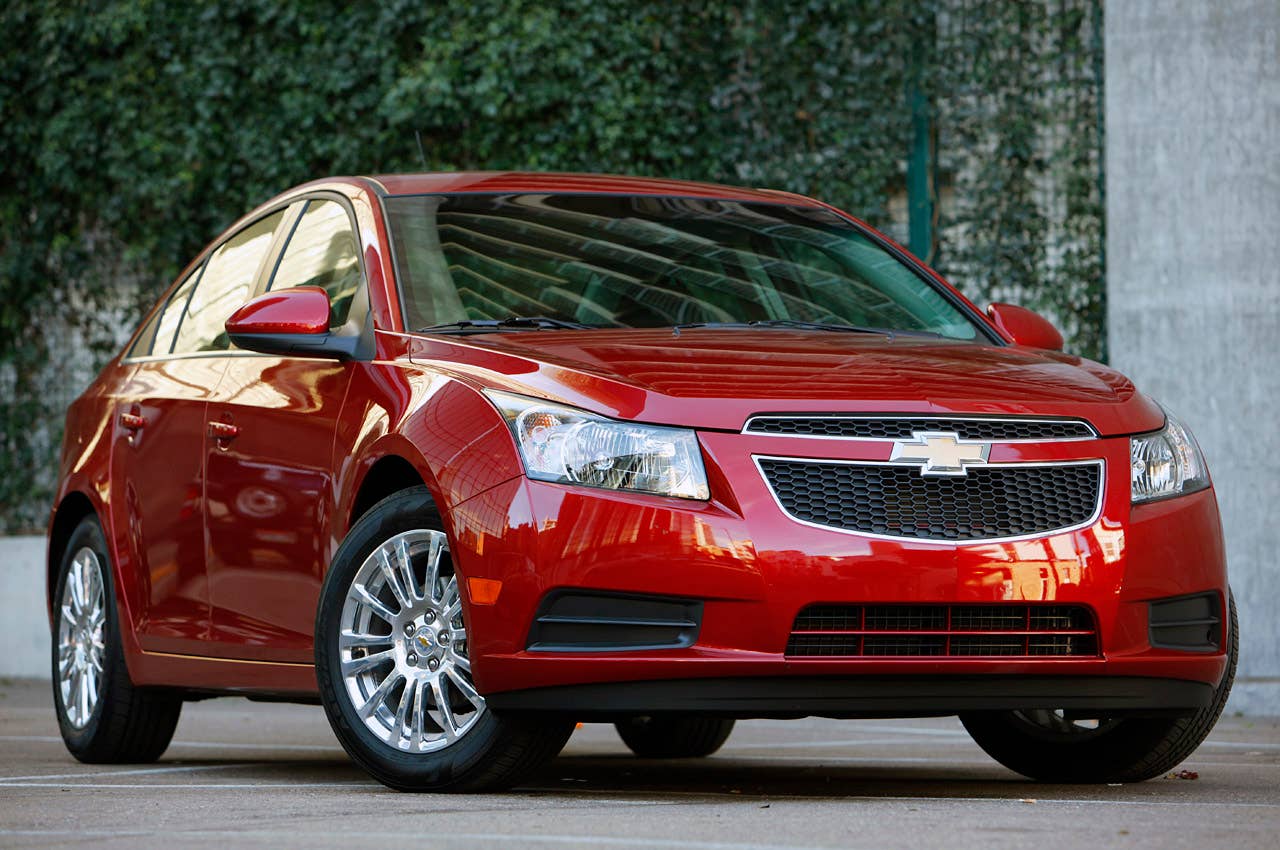 2011 Chevrolet Cruze Eco front 3/4 view