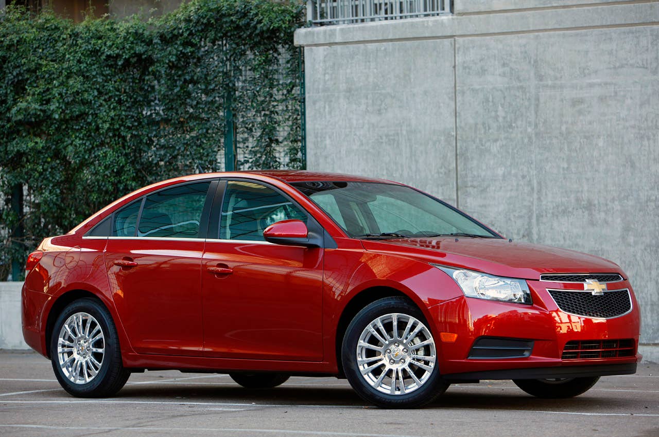 2011 Chevrolet Cruze Eco front 3/4 view