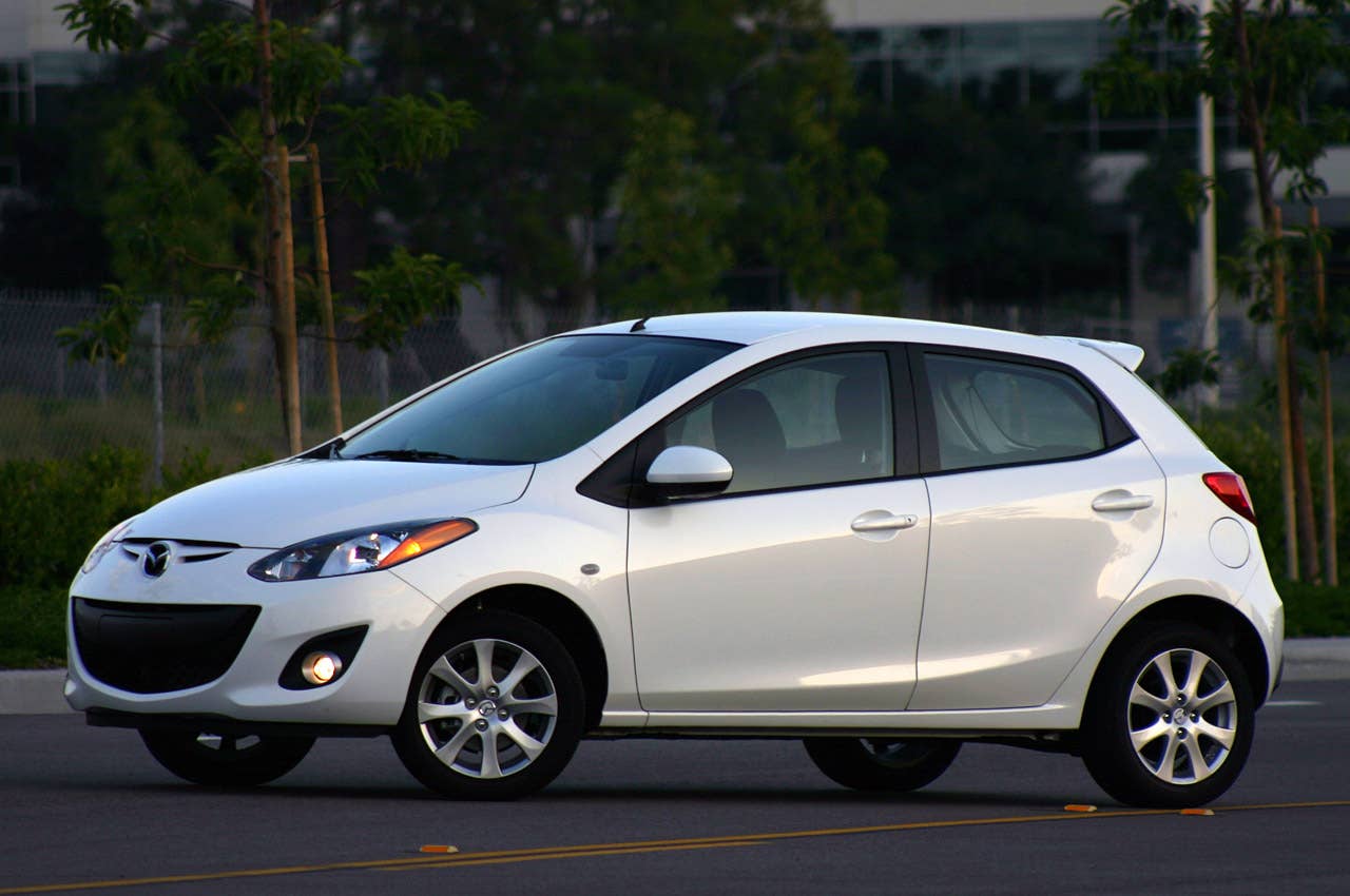 2011 Mazda2 front 3/4 view