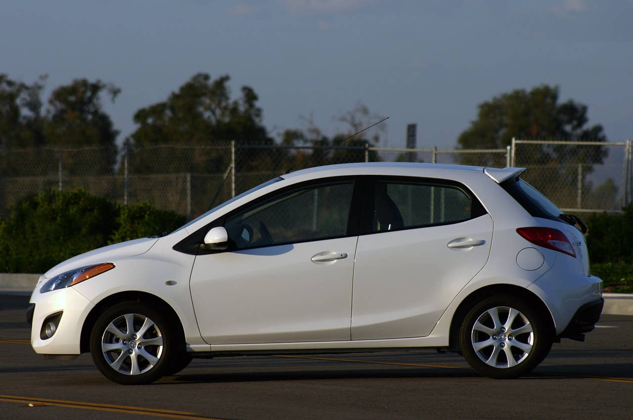 2011 Mazda2 side view