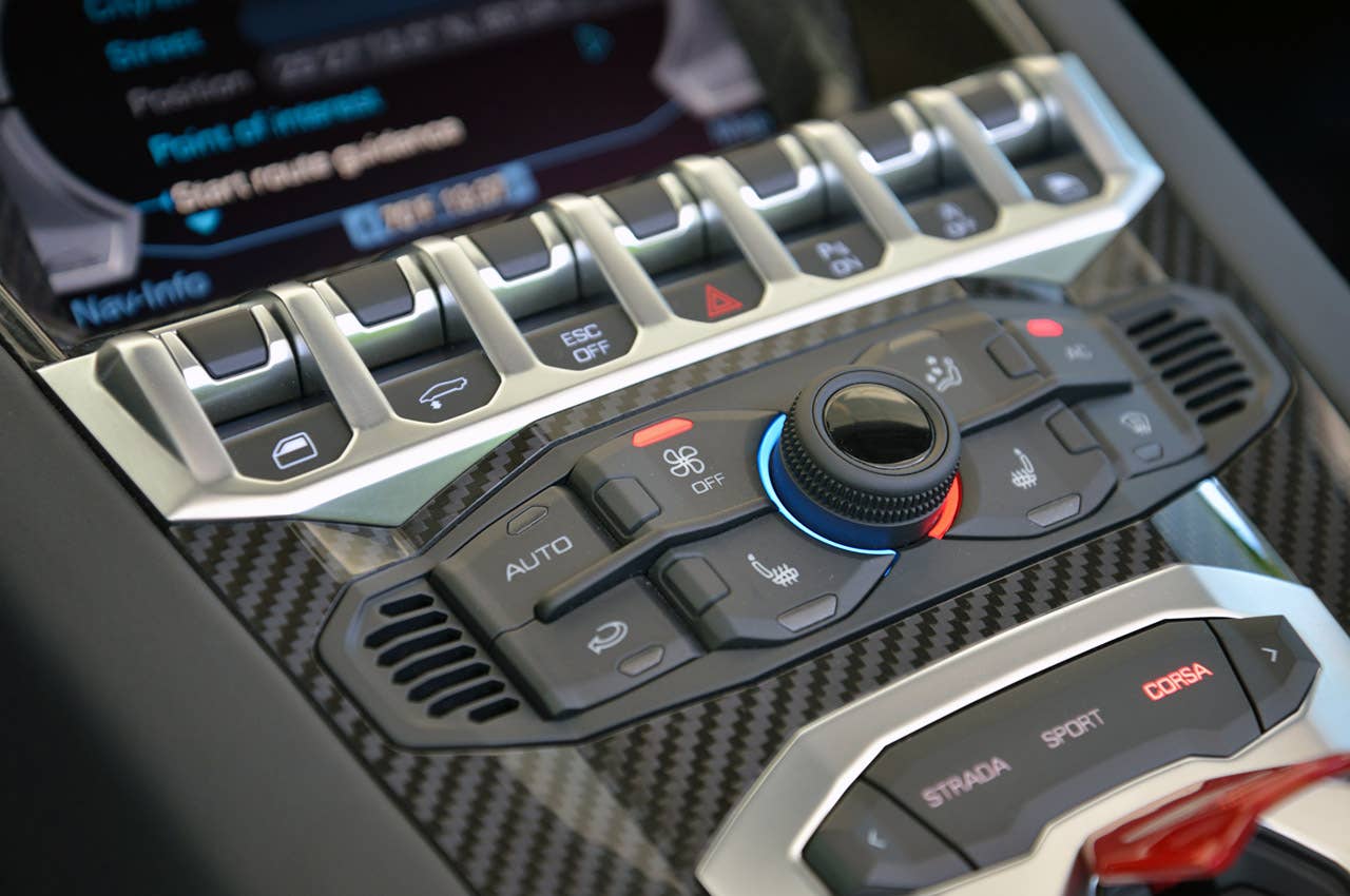 2013 Lamborghini Aventador LP 700-4 Roadster climate controls