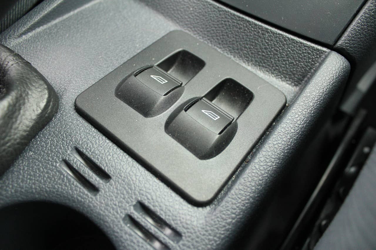 2011 Ford Transit Connect XLT window controls