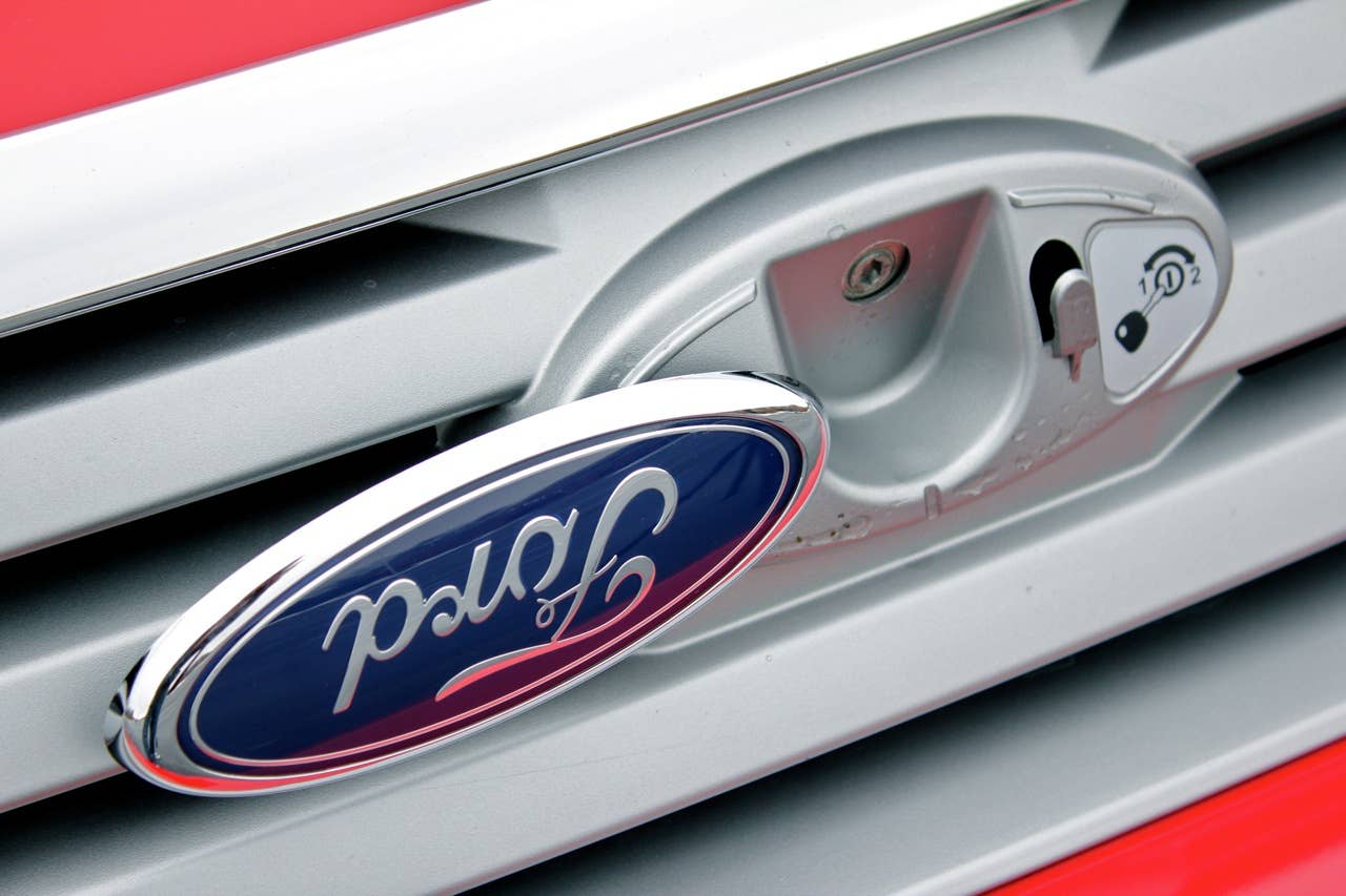 2011 Ford Transit Connect XLT grille
