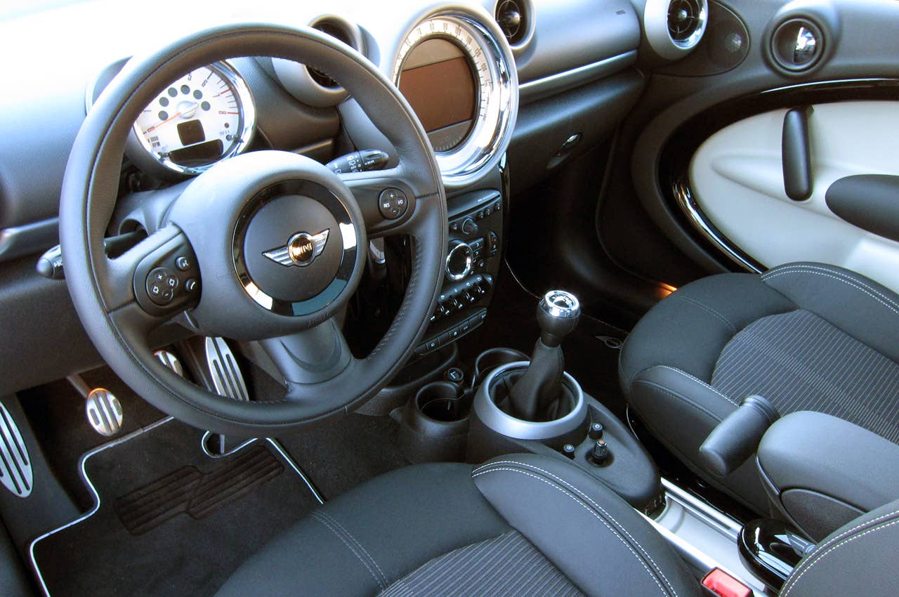 2011 Mini Cooper S Countryman All4 interior