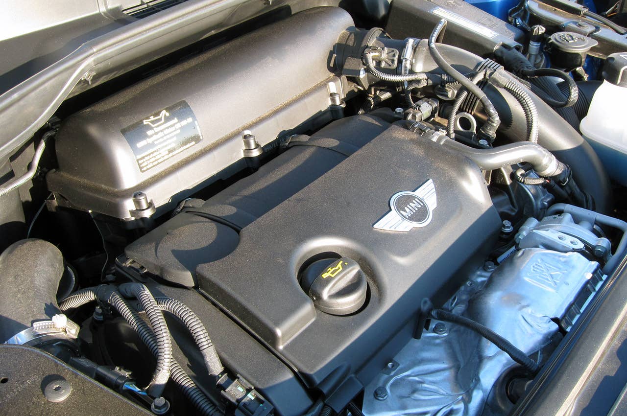 2011 Mini Cooper S Countryman All4 engine