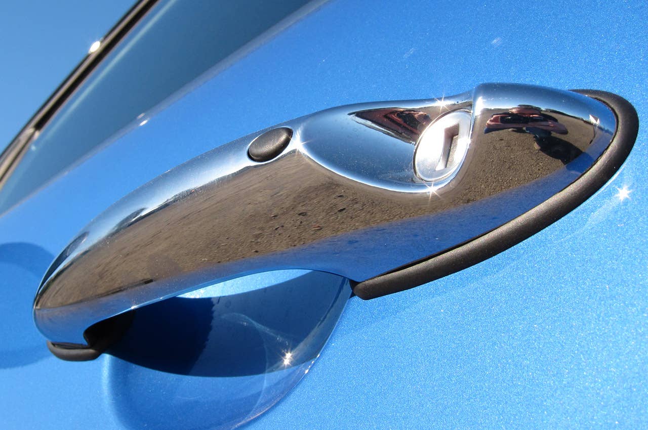 2011 Mini Cooper S Countryman All4 door handle