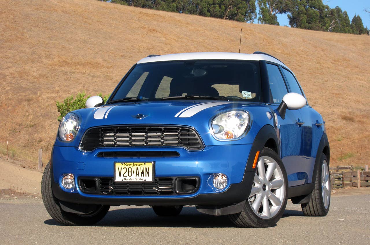 2011 Mini Cooper S Countryman All4 front 3/4 view
