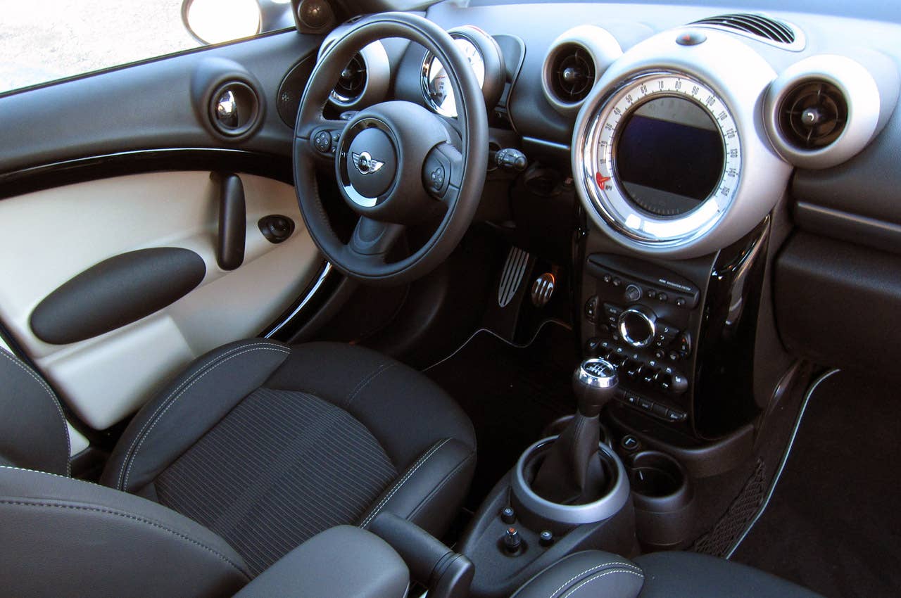 2011 Mini Cooper S Countryman All4 interior