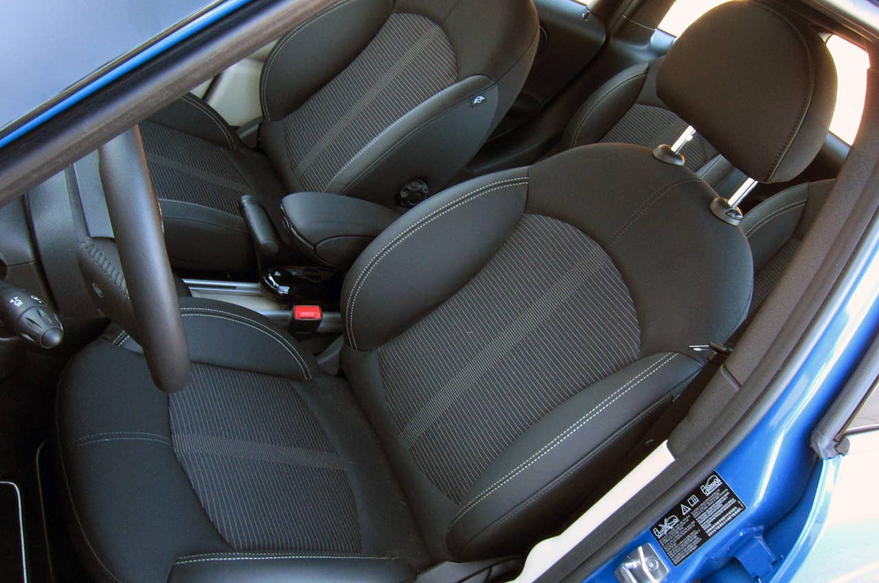 2011 Mini Cooper S Countryman All4 front seats
