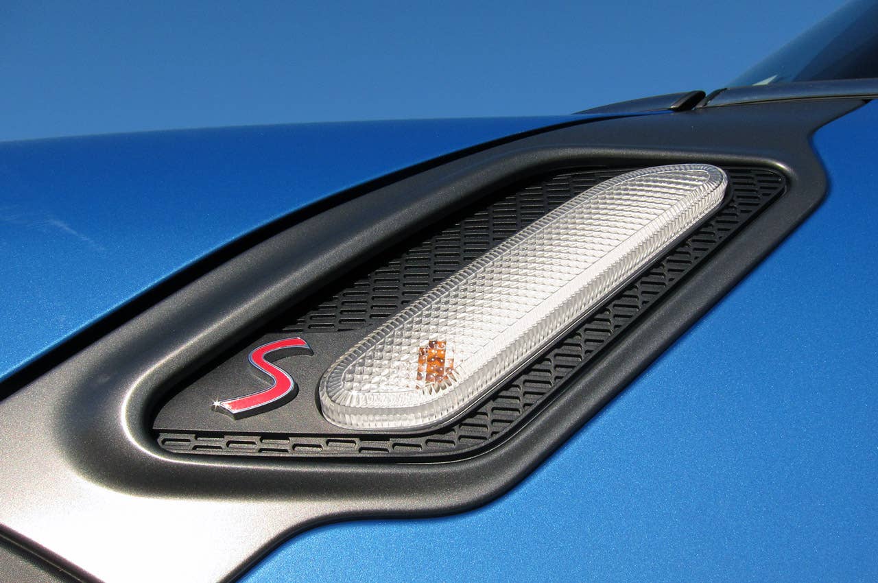 2011 Mini Cooper S Countryman All4 side marker