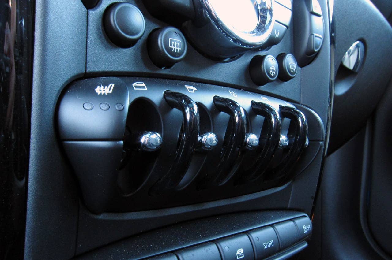2011 Mini Cooper S Countryman All4 instrument panel