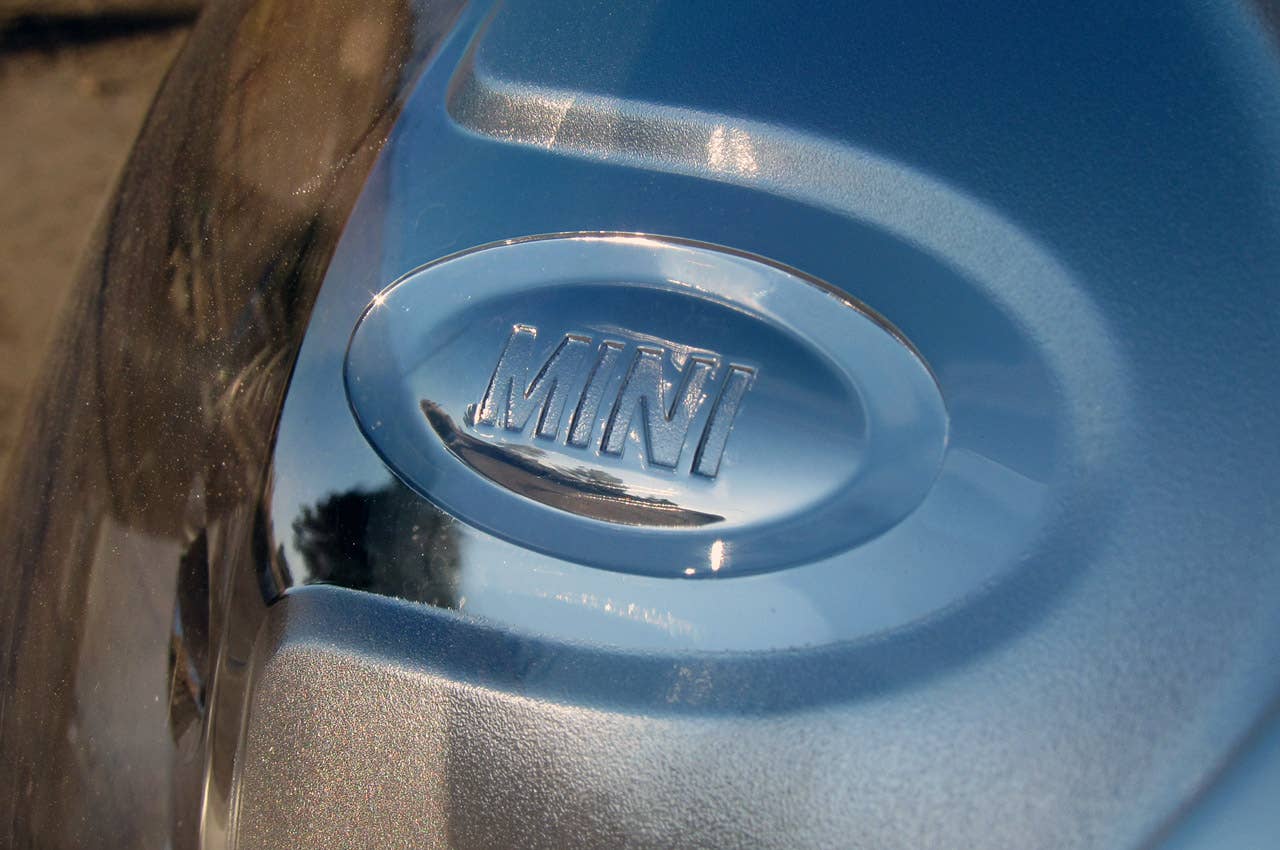 2011 Mini Cooper S Countryman All4 headlight detail