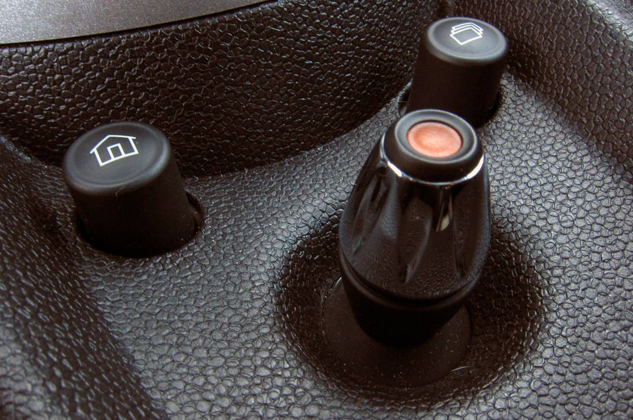 2011 Mini Cooper S Countryman All4 center console controls
