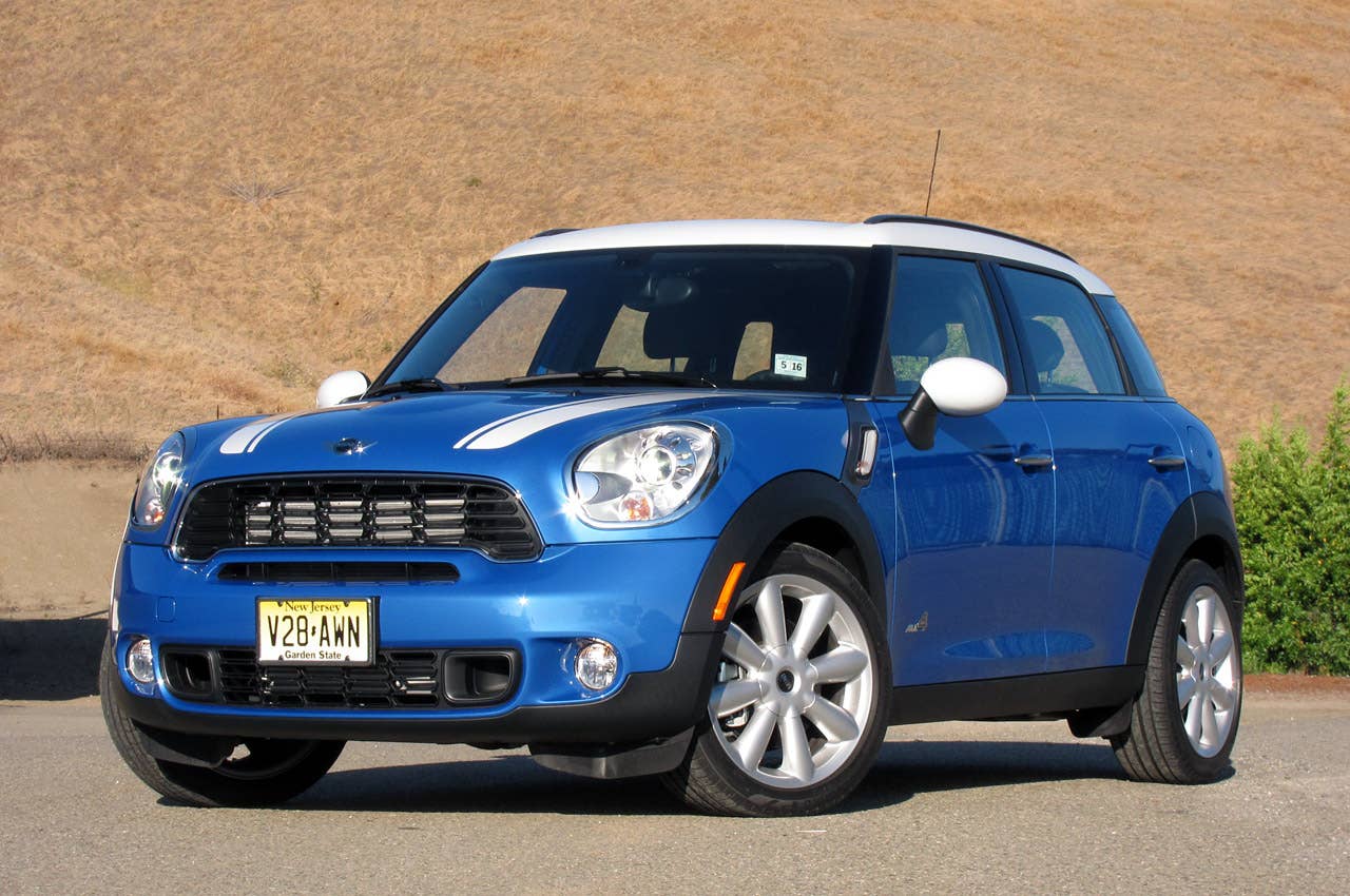 2011 Mini Cooper S Countryman All4 front 3/4 view