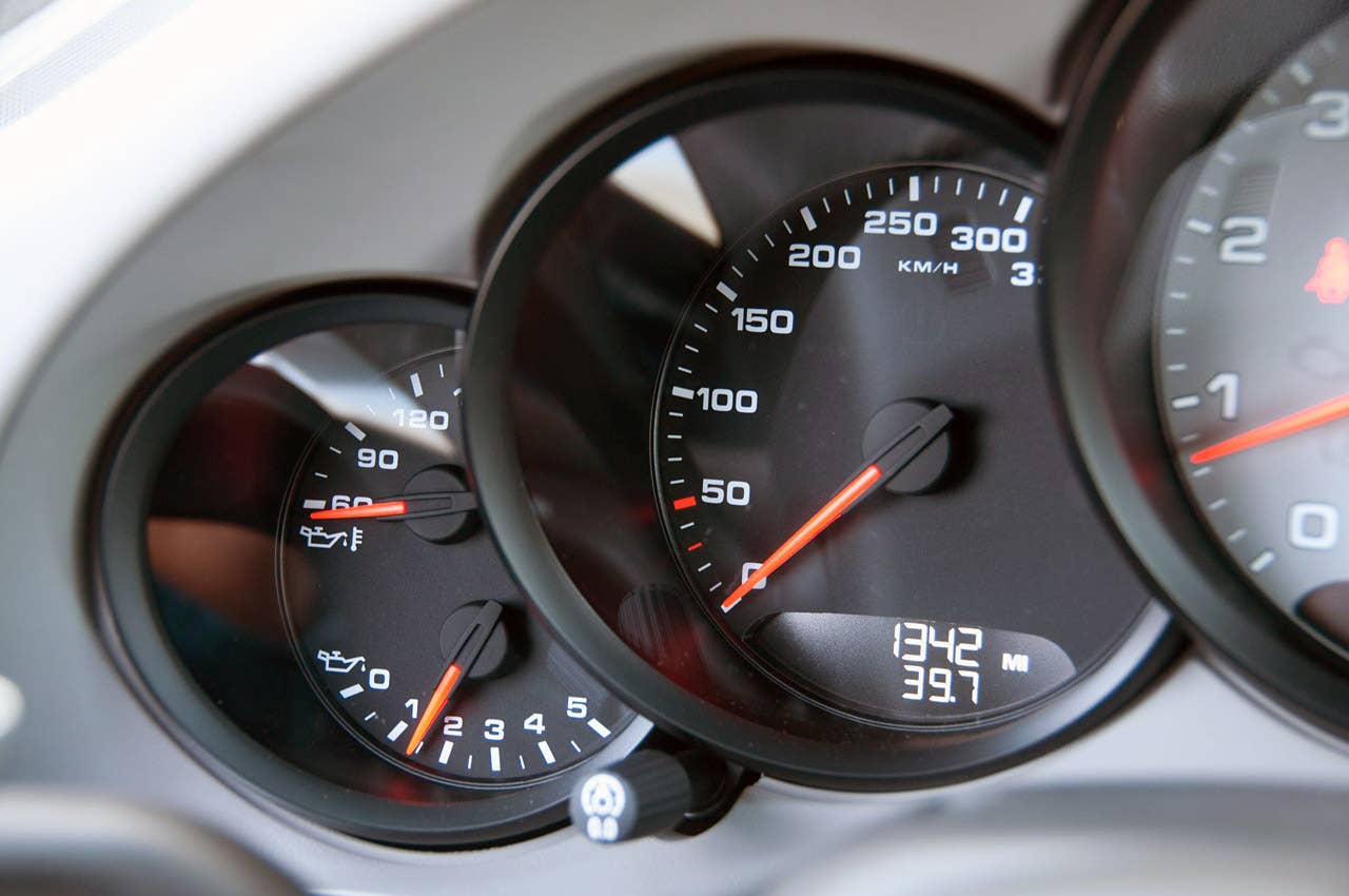 2012 Porsche 911 Carrera S speedometer