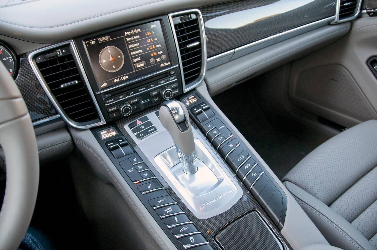 2012 Porsche Panamera Turbo S center console