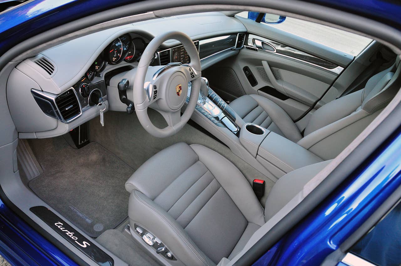 2012 Porsche Panamera Turbo S interior