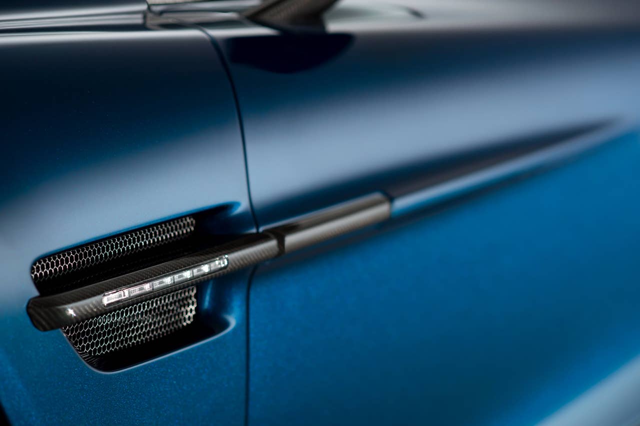 2014 Aston Martin Vanquish Volante detail