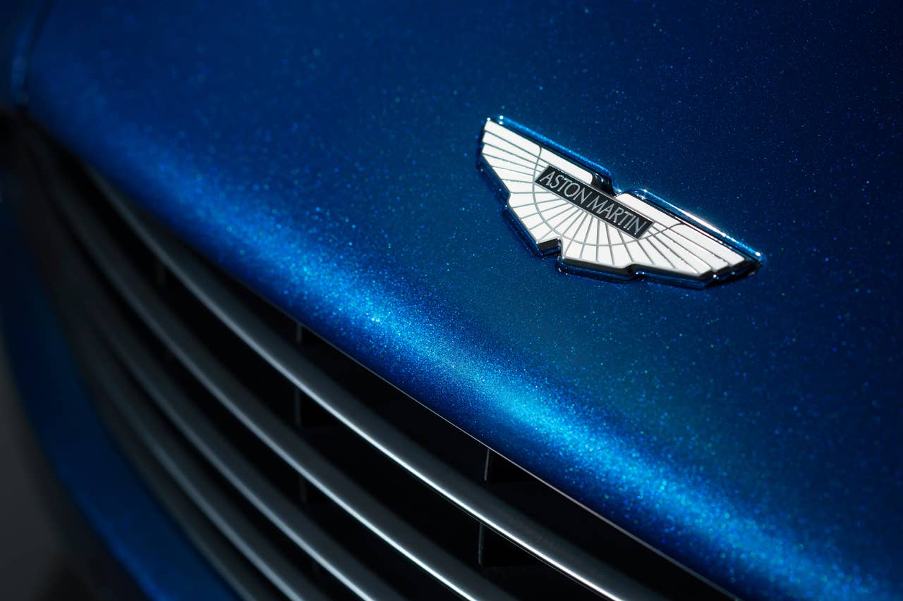2014 Aston Martin Vanquish Volante badge