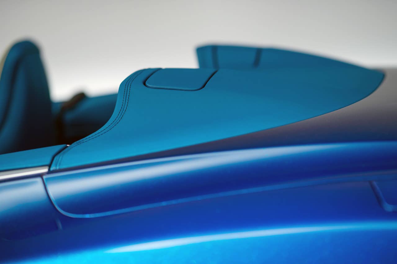 2014 Aston Martin Vanquish Volante tonneau