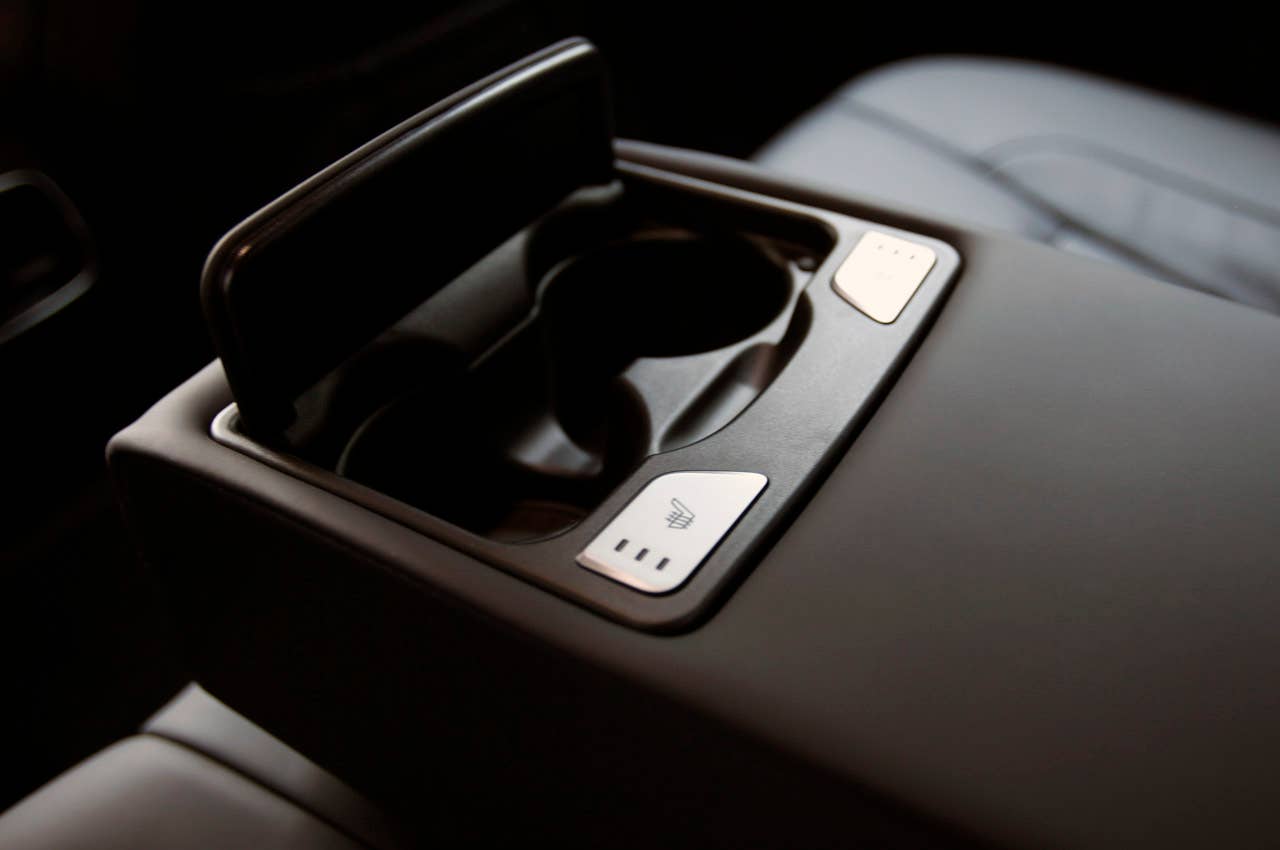 2012 Hyundai Genesis 5.0 R-Spec rear seat cupholders