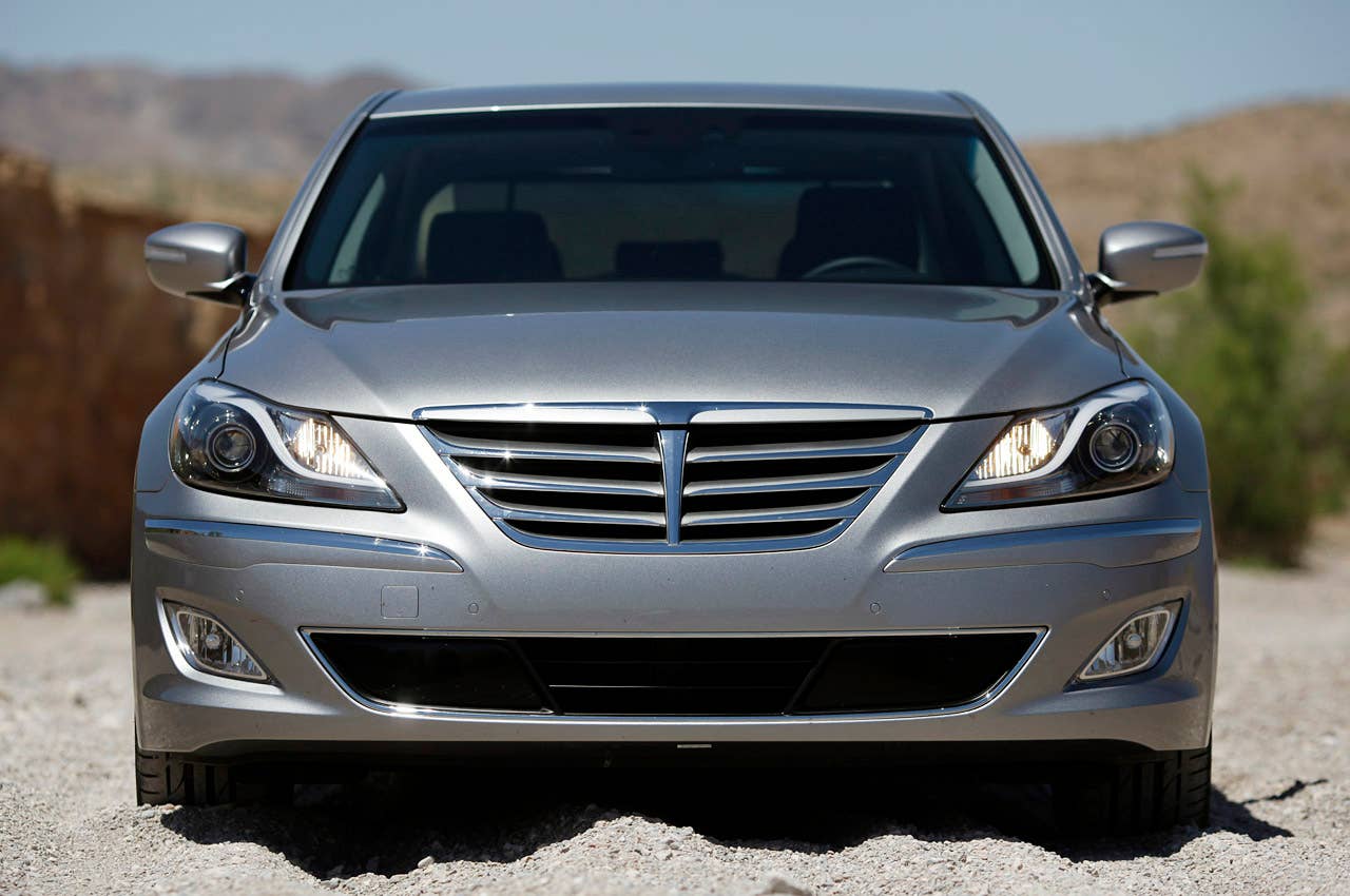 2012 Hyundai Genesis 5.0 R-Spec front view
