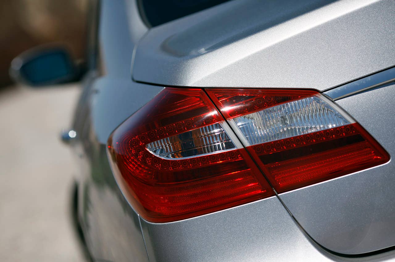 2012 Hyundai Genesis 5.0 R-Spec taillight