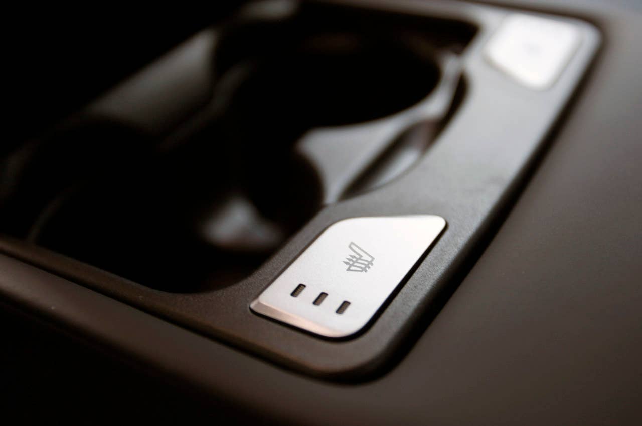 2012 Hyundai Genesis 5.0 R-Spec rear seat heaters