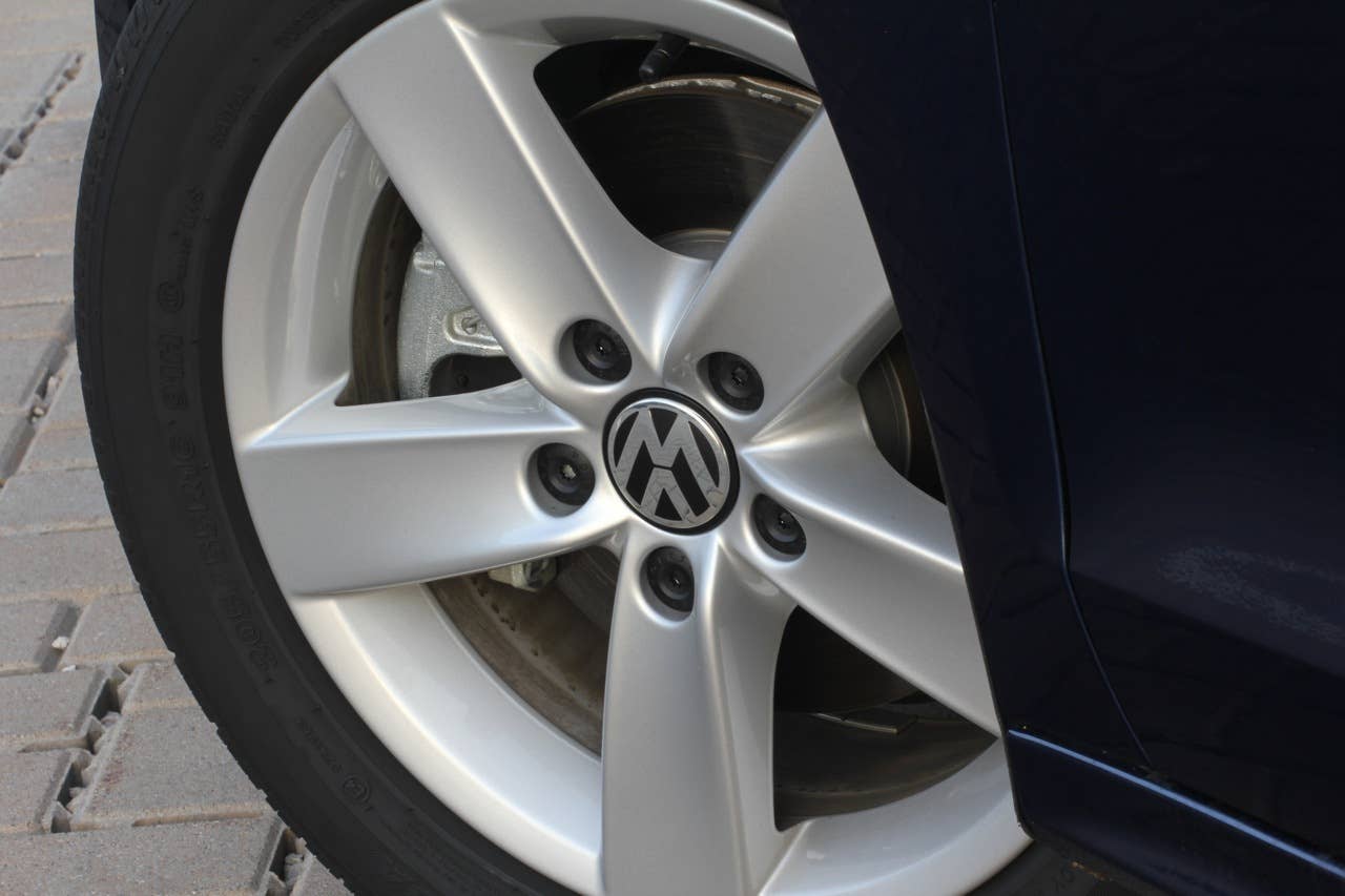 2011 Volkswagen Jetta TDI alloy wheel