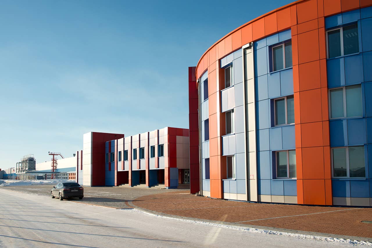 The first full-production Explorer rolled off the assembly line today at Ford Sollers Elabuga Assembly Plant in the Republic of Tatarstan for the Russian market. (04/11/2013)