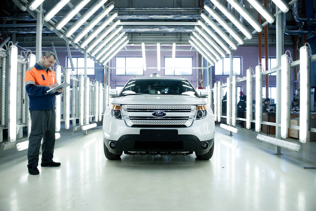 The first full-production Explorer rolled off the assembly line today at Ford Sollers Elabuga Assembly Plant in the Republic of Tatarstan for the Russian market. (04/11/2013)