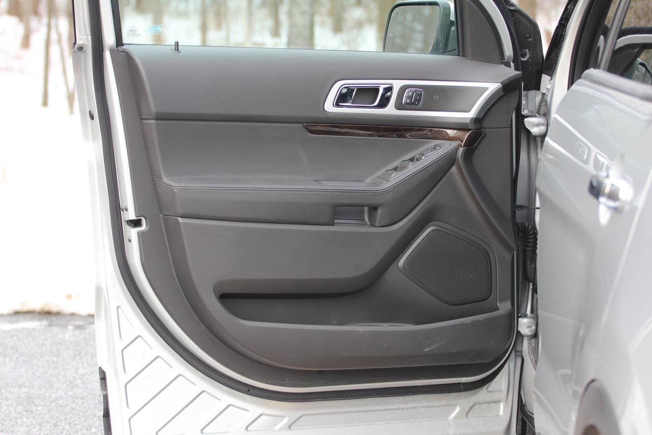 2011 Ford Explorer door inside
