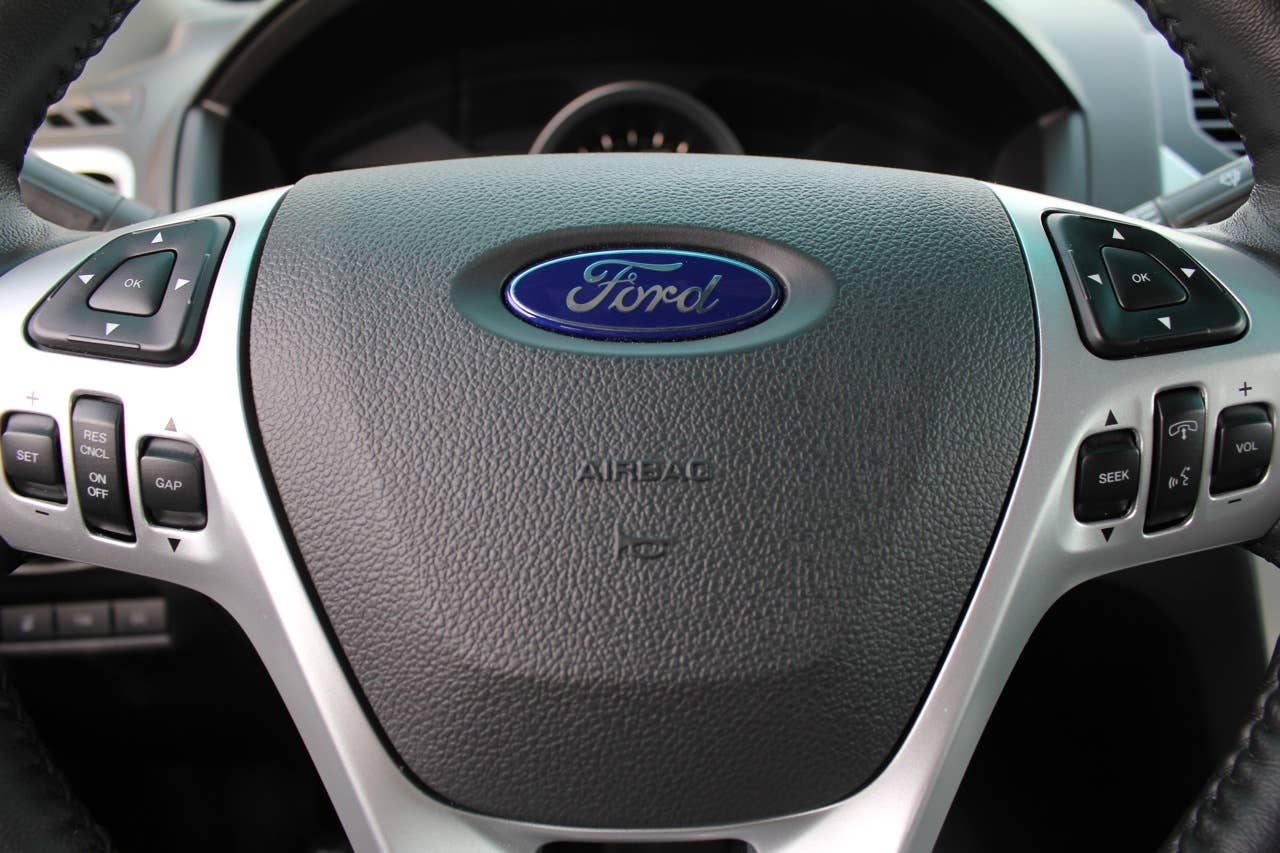2011 Ford Explorer steering wheel