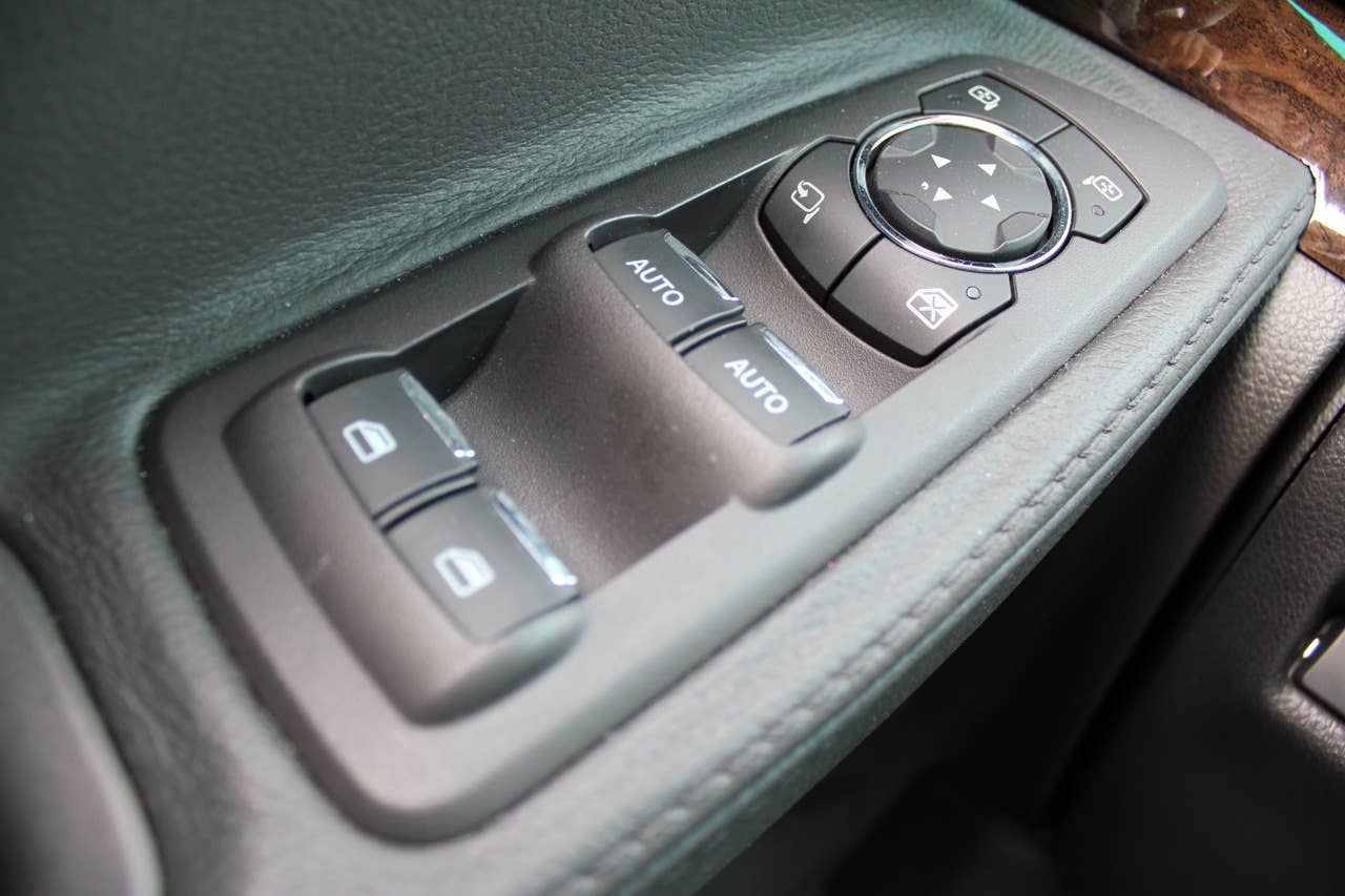 2011 Ford Explorer door controls