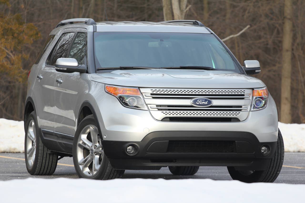 2011 Ford Explorer front 3/4 view