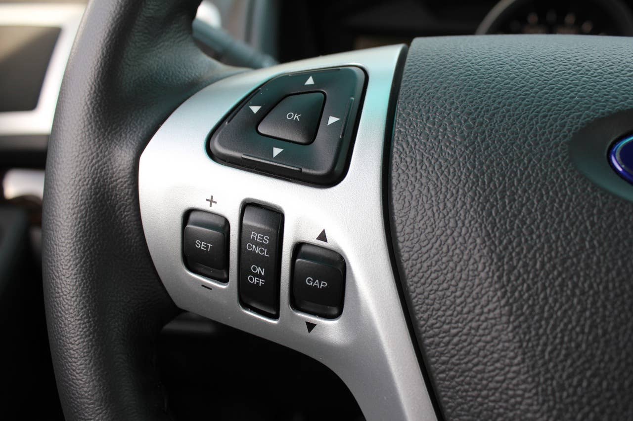 2011 Ford Explorer steering wheel controls