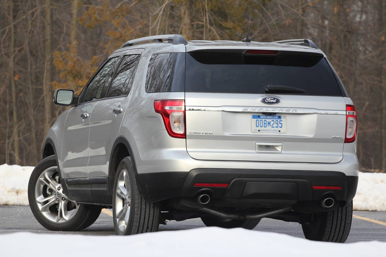 2011 Ford Explorer rear 3/4 view