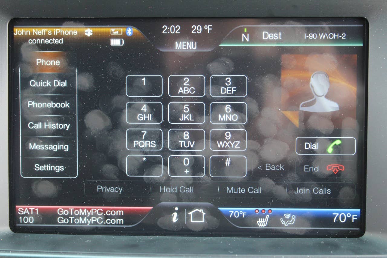 2011 Ford Explorer phone screen