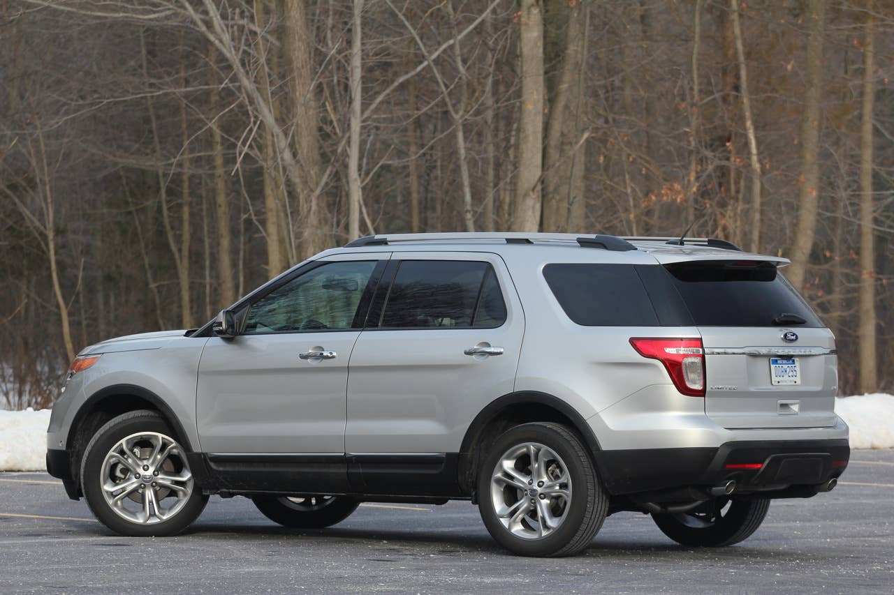 2011 Ford Explorer rear 3/4 view