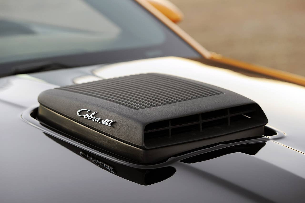 Retrobuilt 1969 Mustang Fastback shaker hood scoop