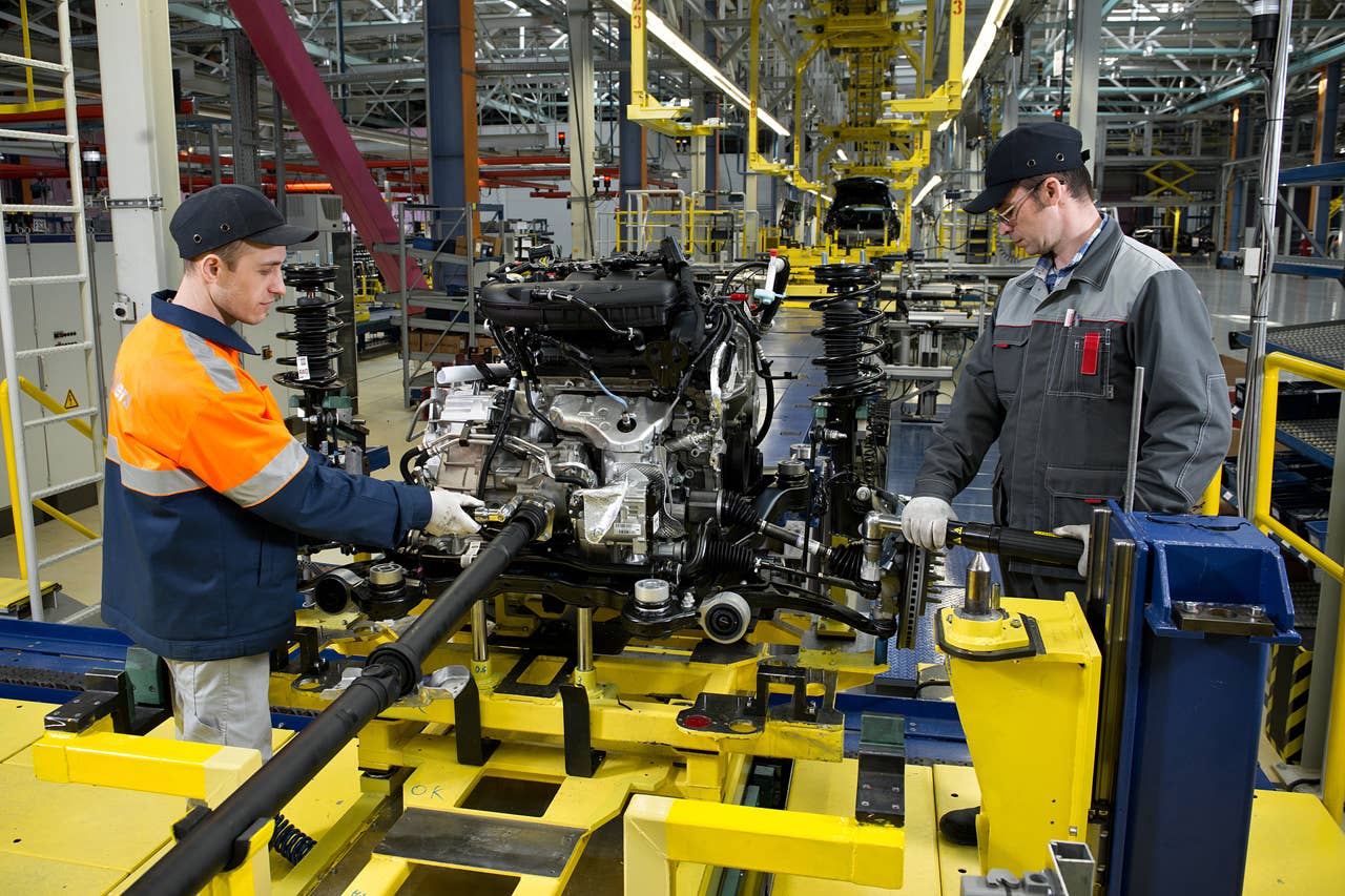 The first full-production Explorer rolled off the assembly line today at Ford Sollers Elabuga Assembly Plant in the Republic of Tatarstan for the Russian market. (04/11/2013)