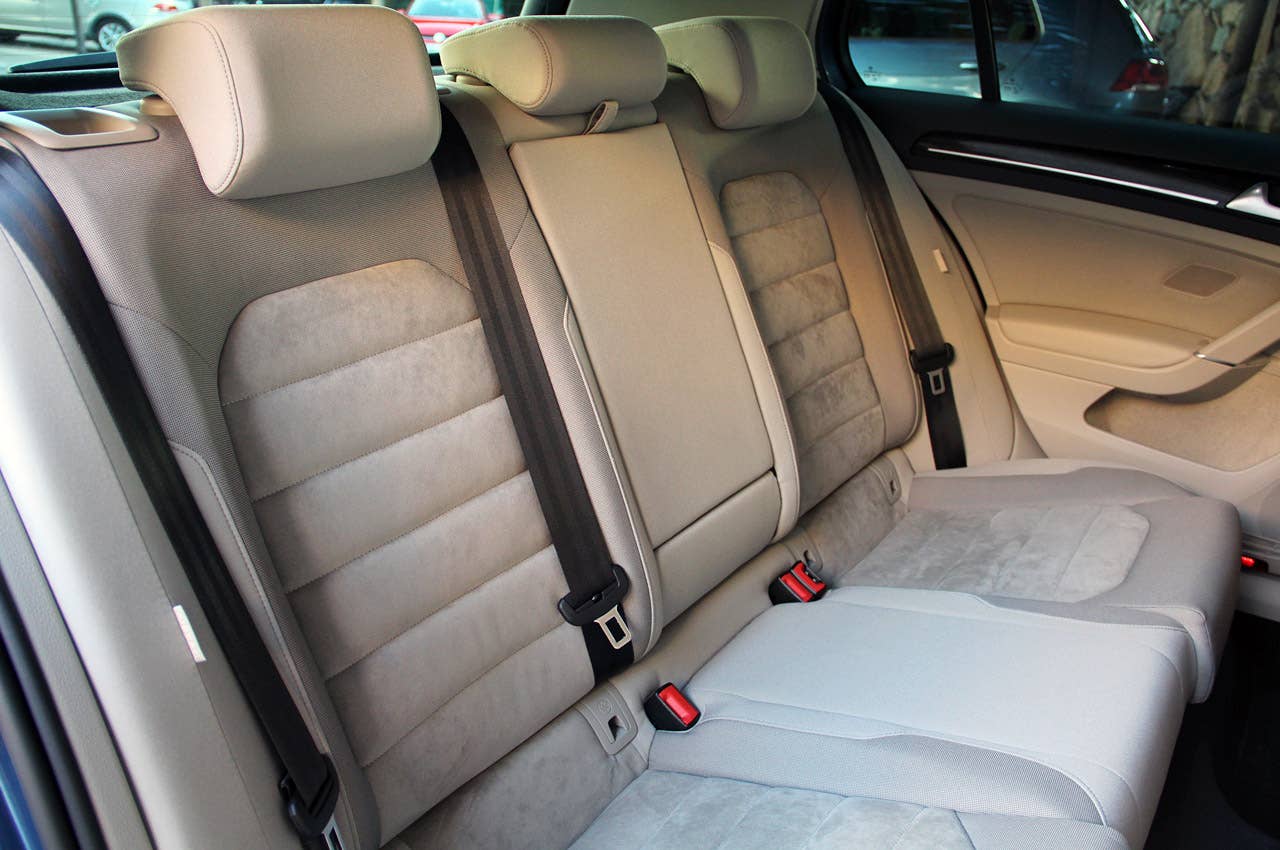 2014 Volkswagen Golf rear seats