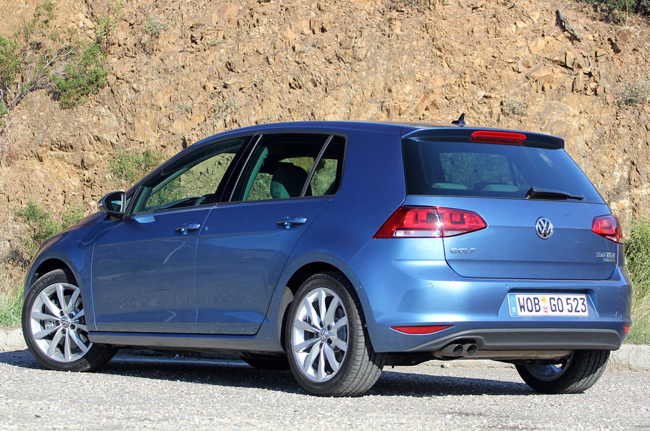 2014 Volkswagen Golf rear 3/4 view