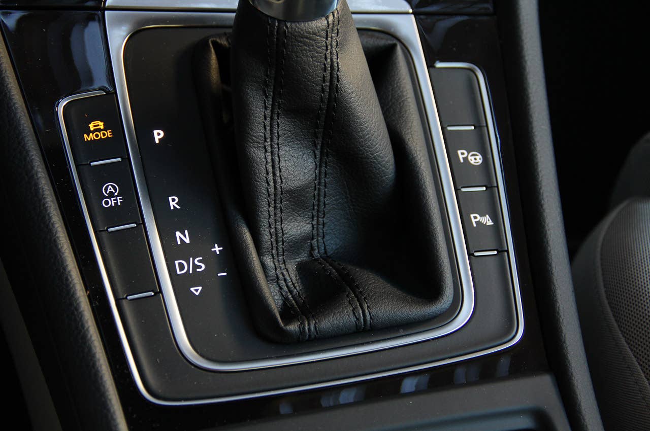 2014 Volkswagen Golf shifter